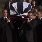 Τέως βασιλιάς Κωνσταντίνος: Έγινε η ταφή στο Τατόι