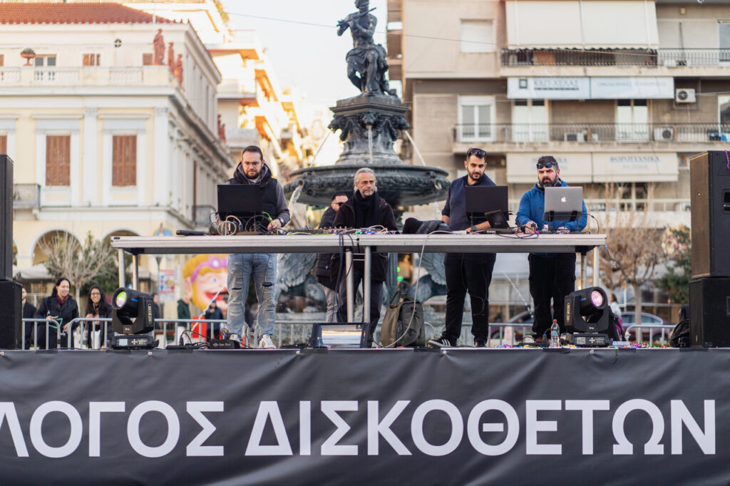ΔΕΙΤΕ ΠΟΛΛΕΣ ΦΩΤΟ: 1ο Patras DJ Dance Festival στην πλατεία Γεωργίου Α΄
