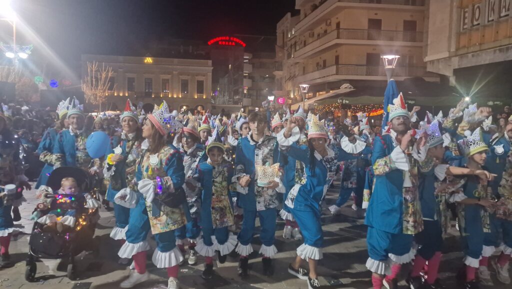 ΔΕΙΤΕ ΠΕΡΙΠΟΥ 200 ΦΩΤΟ: ΟΤΙ ΕΓΙΝΕ ΣΤΗΝ ΜΕΓΑΛΗ ΝΥΧΤΕΡΙΝΗ ΠΑΡΕΛΑΣΗ