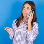 Φτάνουν τα sms και τα μηνύματα: Μη φοβάστε να πάρετε τηλέφωνο – Θα σας κάνει καλό