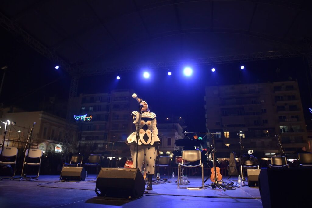 ΔΕΚΑΔΕΣ ΦΩΤΟ: Ο Goran Bregovic στην εντυπωσιακή του συναυλία στο Πατρινό Καρναβάλι - ΠΟΙΟΥΣ ΕΙΔΑΜΕ