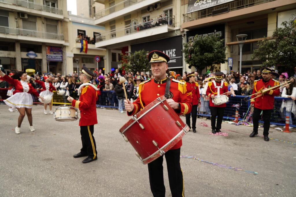 ΠΑΤΡΑ: ΔΕΙΤΕ δεκάδες νέες φωτο από την μεγάλη παρέλαση! Ξεπέρασε κάθε προηγούμενο η παλλαϊκή γιορτή