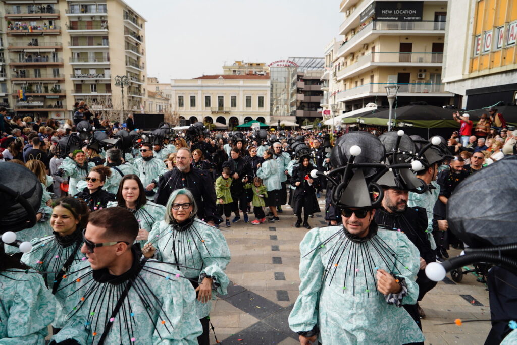 ΠΑΤΡΑ: ΔΕΙΤΕ δεκάδες νέες φωτο από την μεγάλη παρέλαση! Ξεπέρασε κάθε προηγούμενο η παλλαϊκή γιορτή