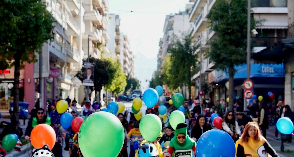 ΔΕΙΤΕ ΠΟΛΛΕΣ ΦΩΤΟ: Πάτρα: Μεγάλη συμμετοχή στην καρναβαλική ποδηλατάδα το πρωί του Σαββάτου