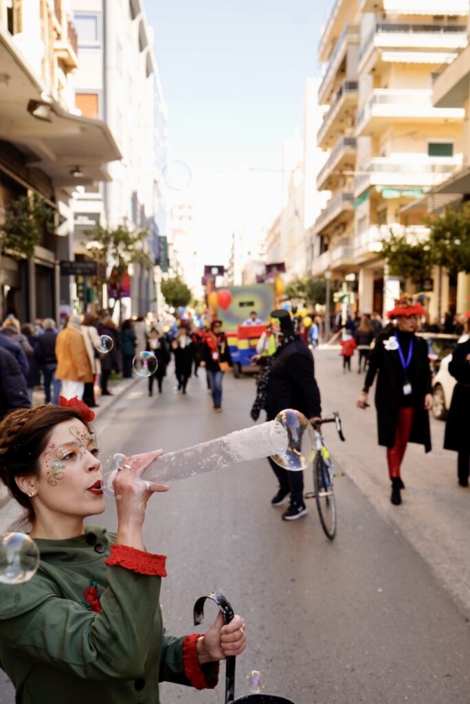 ΔΕΙΤΕ ΠΟΛΛΕΣ ΦΩΤΟ: Πάτρα: Μεγάλη συμμετοχή στην καρναβαλική ποδηλατάδα το πρωί του Σαββάτου