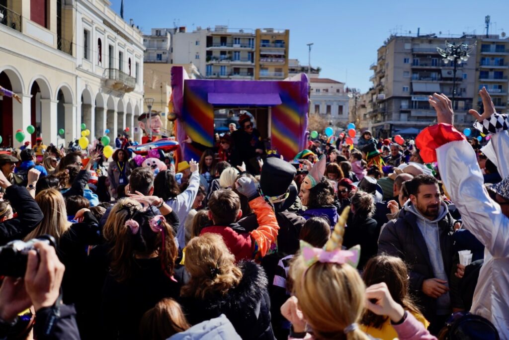 ΔΕΙΤΕ ΠΟΛΛΕΣ ΦΩΤΟ: Πάτρα: Μεγάλη συμμετοχή στην καρναβαλική ποδηλατάδα το πρωί του Σαββάτου