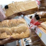 Συσκευασμένα ψωμιά και δημητριακά συνδέονται με κίνδυνο καρκίνου - Τι έδειξε νέα έρευνα