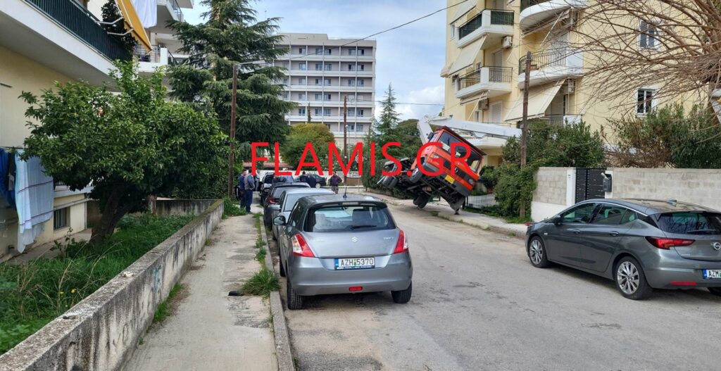 ΘΡΙΛΕΡ ΠΙΣΩ ΑΠΟ ΤΟ ΝΟΣΟΚΟΜΕΙΟ "ΑΓΙΟΣ ΑΝΔΡΕΑΣ"! Εγειρε γερανός! Εργάτης έπεσε από το καλάθι στο έδαφος - ΦΩΤΟ