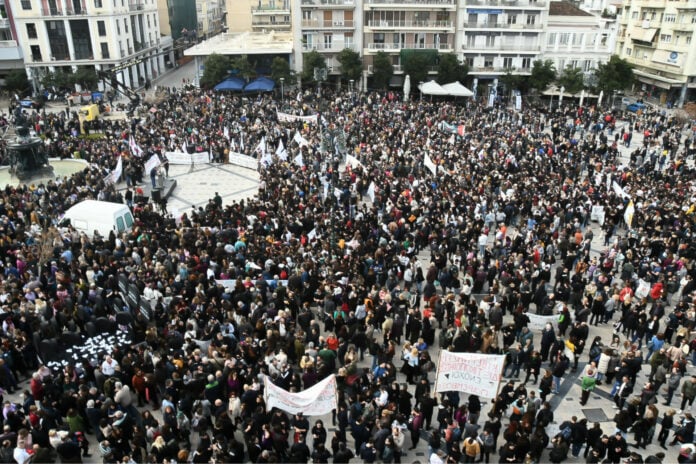 ΔΕΙΤΕ ΦΩΤΟ ΚΑΙ ΒΙΝΤΕΟ: Η μεγαλύτερη πορεία όλων των εποχών στην Πάτρα! "Χρονικό μήκος" 37 λεπτών!