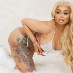 Blac Chyna: Μετά τα fillers και τα εμφυτεύματα αφαιρεί και τα δαιμονικά τατουάζ