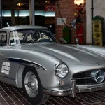 Μια γαλαζοαίματη Gullwing στο Εθνικό Μουσείο Αυτοκίνησης της Μ. Βρετανίας