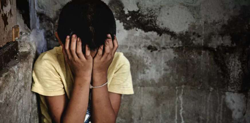 Νέα ζωή για τον 13χρονο που έπεσε θύμα βιασμού από τον 18χρονο αδερφό του