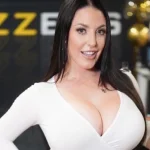 Angela White: Η γνωστή πορνοστάρ κόντεψε να πεθάνει μετά από ερωτική σκηνή