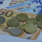Φόρος εισοδήματος: Ποιοι θα έχουν έκπτωση 3% και τι αλλάζει στην πληρωμή του