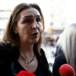Δίκη Άλκη Καμπανού: «Ζώα, ζώα» – Ξέσπασε η μητέρα του 19χρονου προς τους δράστες της δολοφονίας του