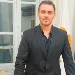 Μιχάλης Χατζηγιάννης: «Το τραγούδι θα περιμένει, δεν γίνεται να το συνδυάσω με το υπουργείο»