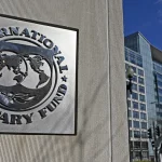 ΔΝΤ: Πρωτογενές πλεόνασμα και σταθερή μείωση του χρέους προβλέπει για την Ελλάδα