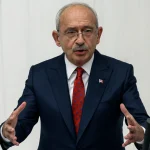 Τουρκία: Στα ύψη ο προεκλογικός πυρετός - Η απροσεξία Κιλιτσντάρογλου με το χαλάκι προσευχής