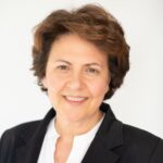 Αθηνά Τραχήλη για την Γιορτή της Μητέρας: «Τις τιμούμε με απέραντη ευγνωμοσύνη»