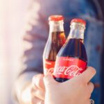 Έχει κοκαΐνη η Coca Cola; Η αλήθεια κρύβεται στην τραγική ιστορία του δημιουργού της