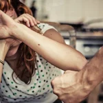 Κακοποιούσε τη σύζυγό του και ο Άρειος Πάγος επέστρεψε στην πεθερά του την περιουσία που του είχε δωρίσει