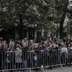 «Άξιον Εστί»: Εντυπωσιακή προσέλευση - Πάνω από 2.000 κόσμου σήμερα στην ουρά για να προσκυνήσουν