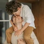 Νέα έρευνα δείχνει ότι οι μπαμπάδες διαχειρίζονται καλύτερα τα ξεσπάσματα θυμού των παιδιών