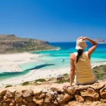 Καλοκαιρινές διακοπές 2023: Διαμονή στο εξοχικό και μαγείρεμα επιλέγουν οι Έλληνες για να γλιτώσουν χρήματα