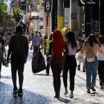 «Σύννεφα» για το λιανεμπόριο: Πτώση τζίρου 5,2% τον Απρίλιο