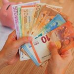 Πληρωμές ΕΦΚΑ, ΔΥΠΑ, ΟΠΕΚΑ: Συντάξεις και επιδόματα που καταβάλλονται μέσα στην εβδομάδα