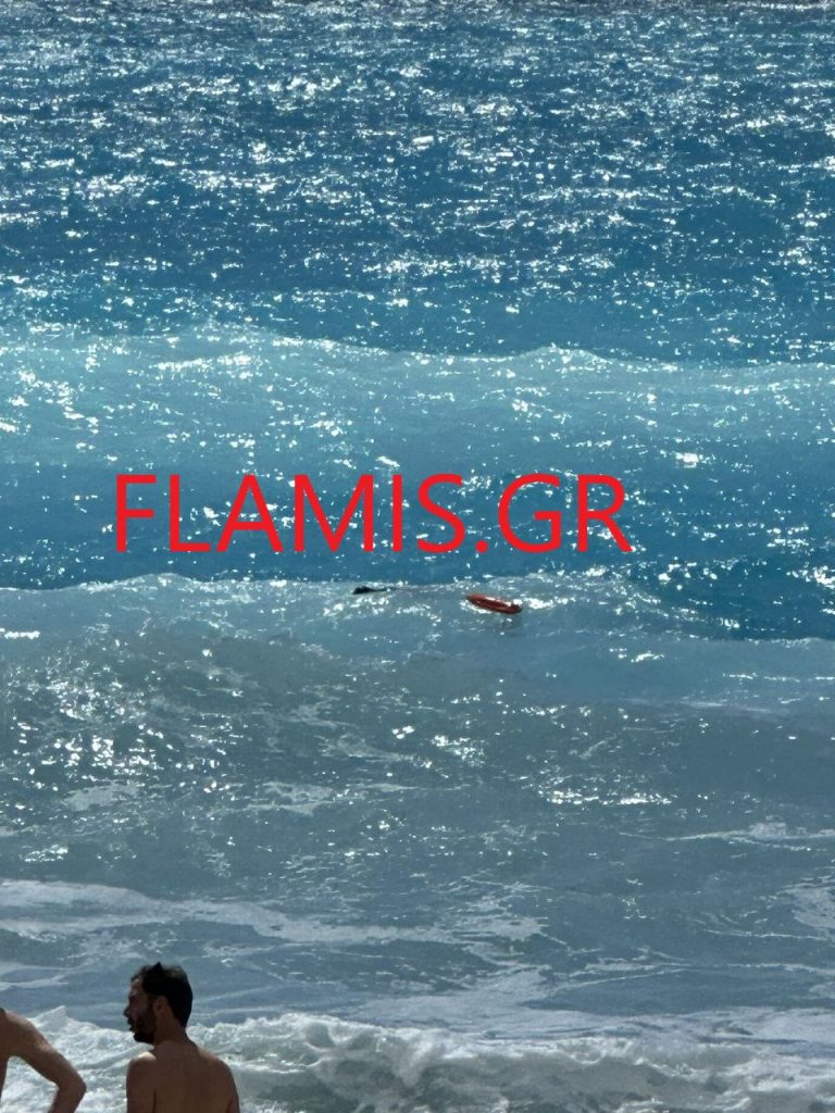 ΤΡΑΓΩΔΙΑ - ΦΩΤΟ ΑΠΟ ΤΟ ΣΗΜΕΙΟ: Τα κύματα "έπνιξαν" άνδρα! Ο ναυαγοσώστης έσωσε την γυναίκα του! Λιποθύμησε στην παραλία
