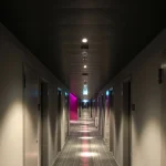 Ιερόδουλες έκλειναν ροζ ραντεβού σε ξενοδοχείο στη Σαντορίνη