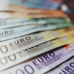 Μπαράζ πληρωμών μετά τις εκλογές: Πότε θα καταβληθούν οι συντάξεις Ιουλίου – Τι ισχύει με το επίδομα παιδιού
