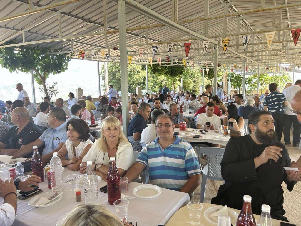 ΦΩΤΟ: Χαμός για την Αννα Μαστοράκου στα Καλάβρυτα