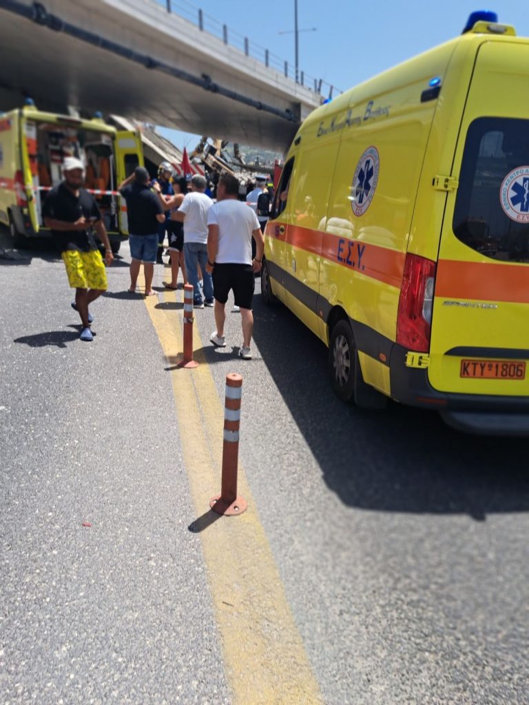 ΠΑΤΡΑ: Τουλάχιστον 1 νεκρός και 10 τραυματίες στην γέφυρα που κατέρρευσε - ΒΙΝΤΕΟ - ΟΛΑ ΤΑ ΝΕΩΤΕΡΑ