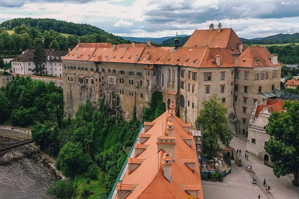 Φανταστείτε ένα μεγάλο κάστρο της Μονεμβασιάς: Αυτή είναι η απόλυτη εμπειρία στην Τσεχία