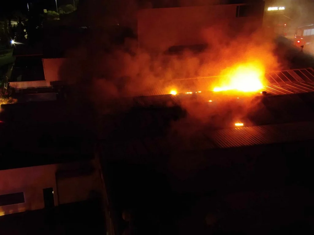 Φωτιά στις εγκαταστάσεις του «Κρήτη TV»: Καταστράφηκε το πιεστήριο – ΒΙΝΤΕΟ και ΦΩΤΟ