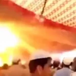 Πακιστάν: ΒΙΝΤΕΟ από τη στιγμή που βομβιστής σκορπά τον θάνατο σε προεκλογική συγκέντρωση – Τουλάχιστον 44 οι νεκροί