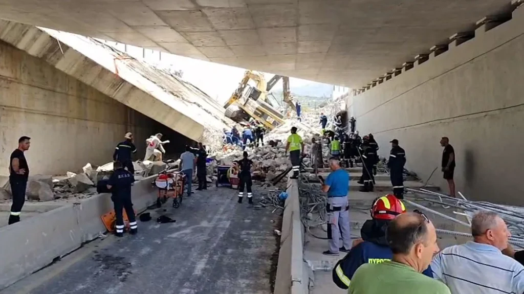 ΠΑΤΡΑ: Τουλάχιστον 1 νεκρός και 4 τραυματίες στην γέφυρα που κατέρρευσε - ΒΙΝΤΕΟ - ΟΛΑ ΤΑ ΝΕΩΤΕΡΑ
