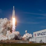 Ο πύραυλος SpaceX Falcon Heavy αναπτύσσει τεράστιο δορυφόρο