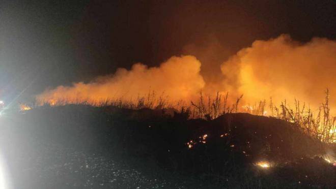 Νέα μεγάλη φωτιά στη Ναυπακτία - Καίγεται περιοχή στον Γαλατά