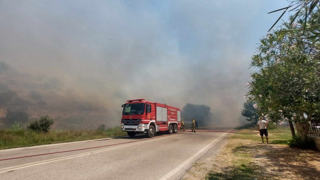 ΔΕΙΤΕ ΦΩΤΟ: Πυρκαγιά στο Κρυονέρι Ναυπακτίας