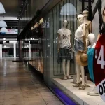 Θερινές εκπτώσεις 2023: Μέχρι πότε θα διαρκέσουν – Οδηγός όσα πρέπει να προσέξετε