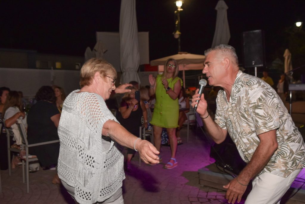 ΠΑΤΡΑ - ΦΩΤΟ: Διασκέδασαν με πολύ χορό κ αυτό το Σάββατο στον Φάρο
