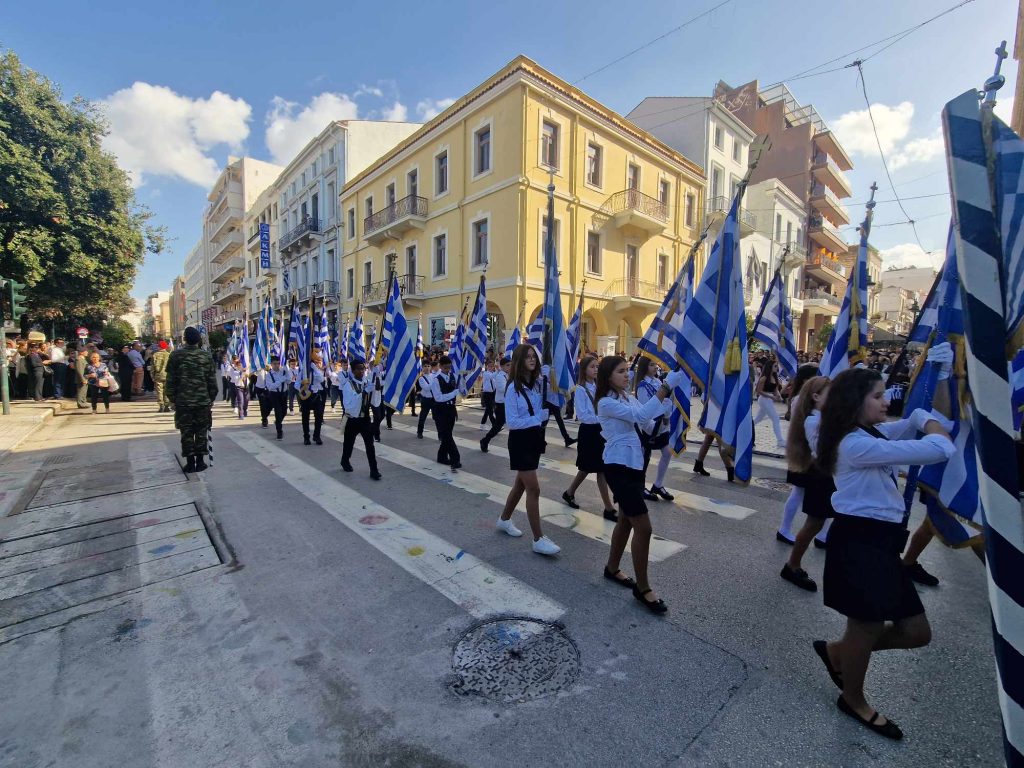 Η Πάτρα γιορτάζει το έπος του '40 - ΔΕΙΤΕ ΔΕΚΑΔΕΣ ΦΩΤΟ ΑΠΟ ΤΗΝ ΠΑΡΕΛΑΣΗ