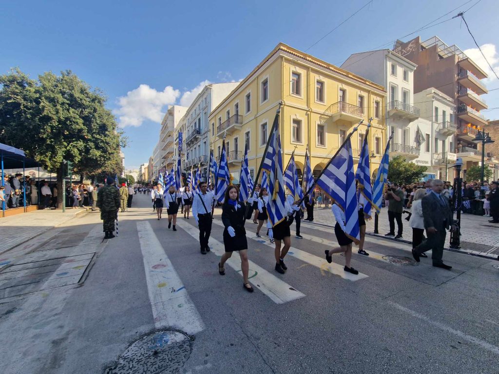 Η Πάτρα γιορτάζει το έπος του '40 - ΔΕΙΤΕ ΔΕΚΑΔΕΣ ΦΩΤΟ ΑΠΟ ΤΗΝ ΠΑΡΕΛΑΣΗ