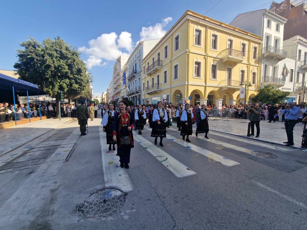 Η Πάτρα γιορτάζει το έπος του '40 - ΔΕΙΤΕ ΔΕΚΑΔΕΣ ΦΩΤΟ ΑΠΟ ΤΗΝ ΠΑΡΕΛΑΣΗ