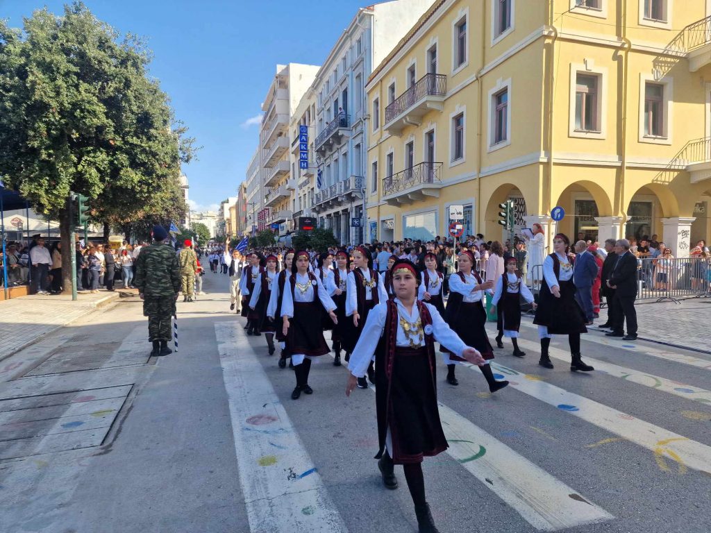 Η Πάτρα γιορτάζει το έπος του '40 - ΔΕΙΤΕ ΔΕΚΑΔΕΣ ΦΩΤΟ ΑΠΟ ΤΗΝ ΠΑΡΕΛΑΣΗ