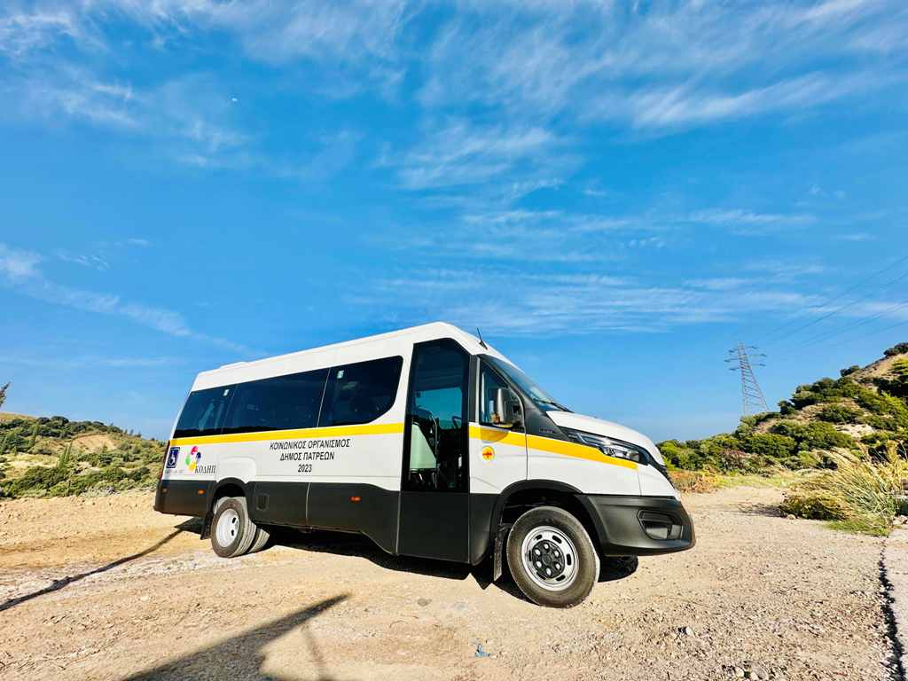 ΔΕΙΤΕ ΦΩΤΟ: Ο Δήμος Πατρέων παρέλαβε νέα mini bus