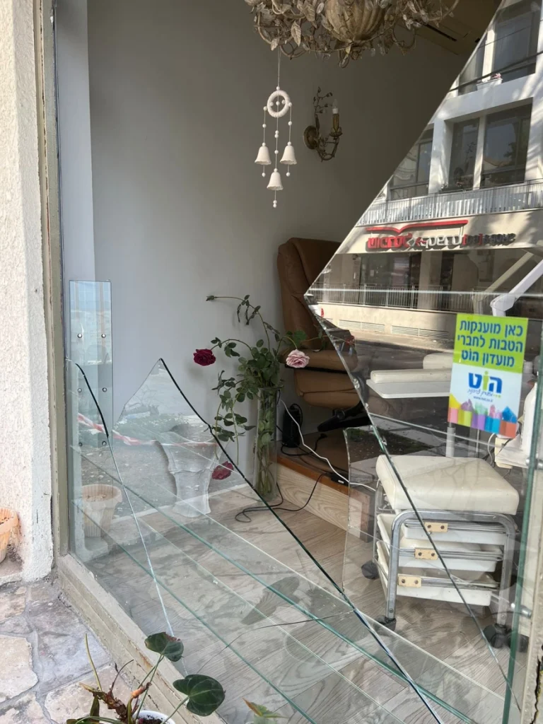 Ισραήλ: Ρουκέτα χτύπησε πολυώροφο κτίριο στο Τελ Αβίβ (Βίντεο)